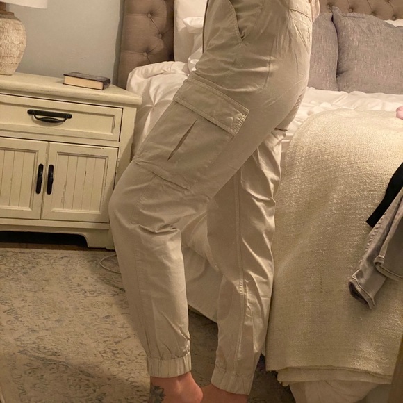 A&F cargo joggers and Soft AF boatneck t shirt. - Picture 11 of 14